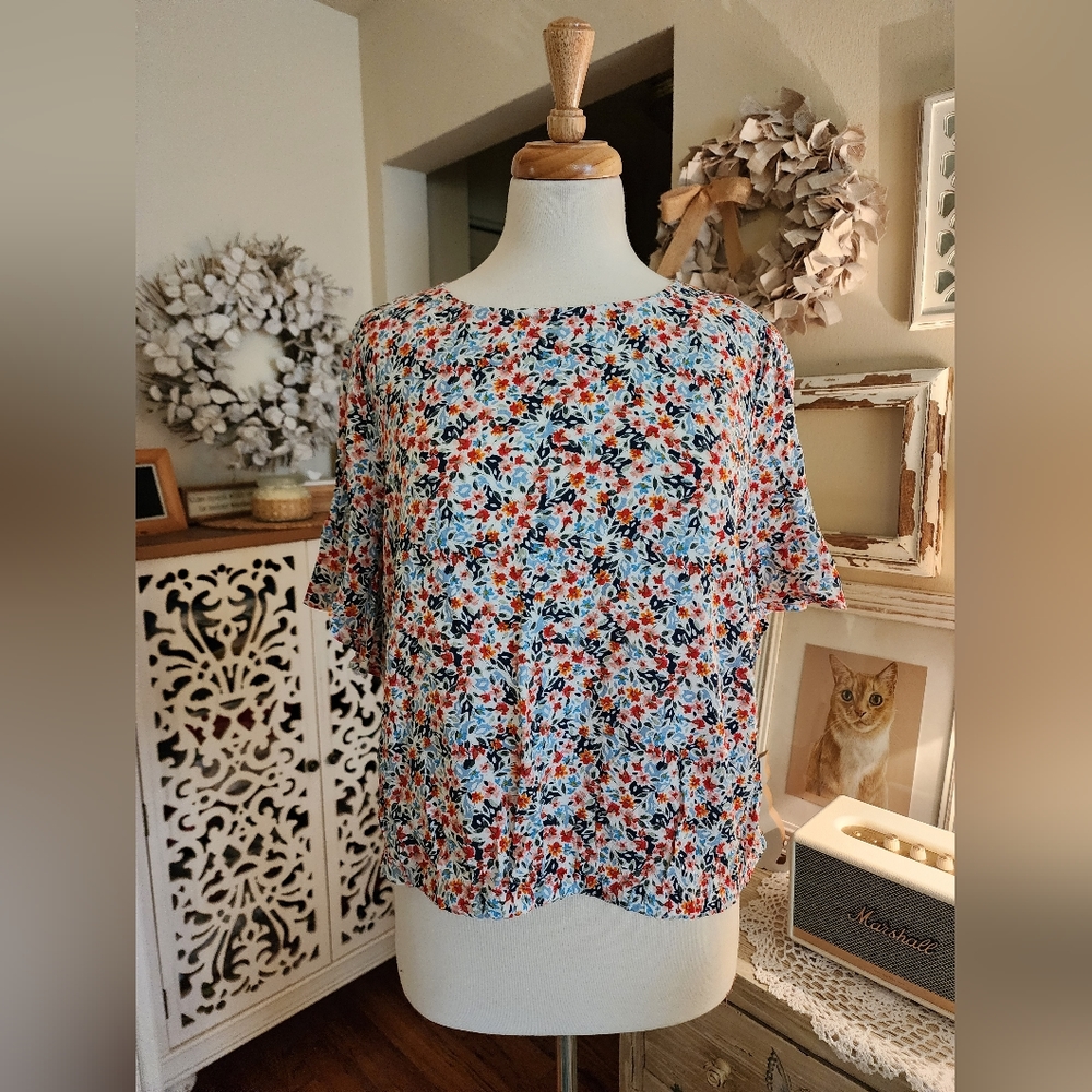 LOFT Cropped Floral Ruffle Sleeve Blouse Size Large NWT
